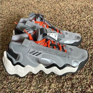 Adidas Exhibit B Women’s Basketball Shoes size 8 NWT